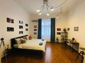 Escape in photos in top centre apartment